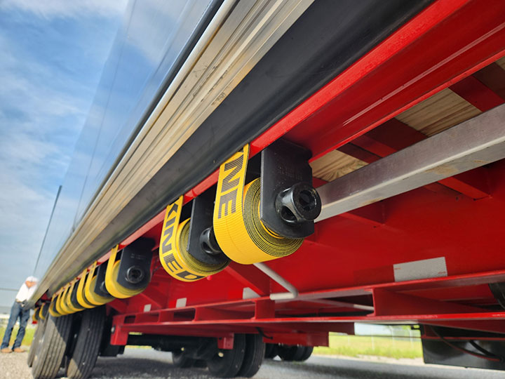 _Using_Winch_Straps_With_A_Rolling_Tarp_Sys